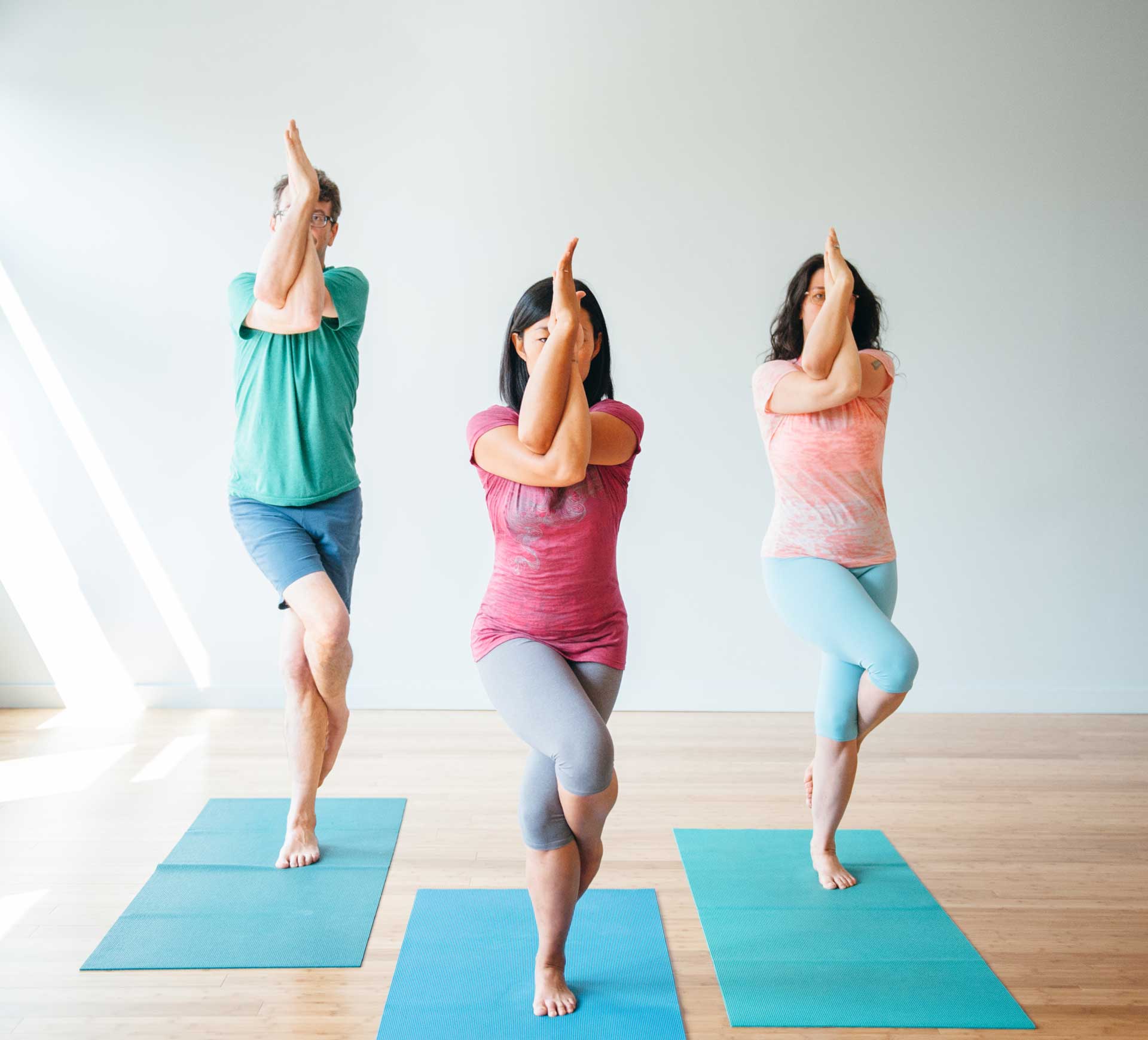 5 tips for planning your yoga class around Eagle pose – Garudasana -  YogaClassPlan.com