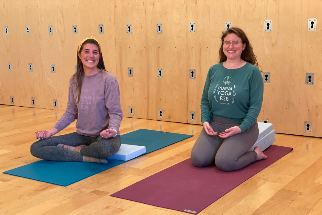 Hannah & Hannah | Start Yoga Now